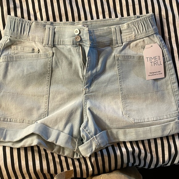 Faded jean shorts - Picture 1 of 6